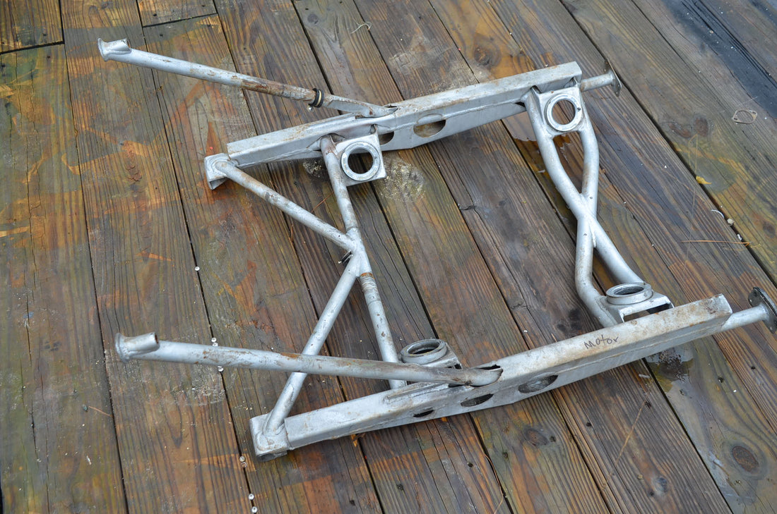 Used aircraft parts for sale 96-910005-75 BEECHCRAFT 95-B55 MOUNT ASSEMBLY ENGINE