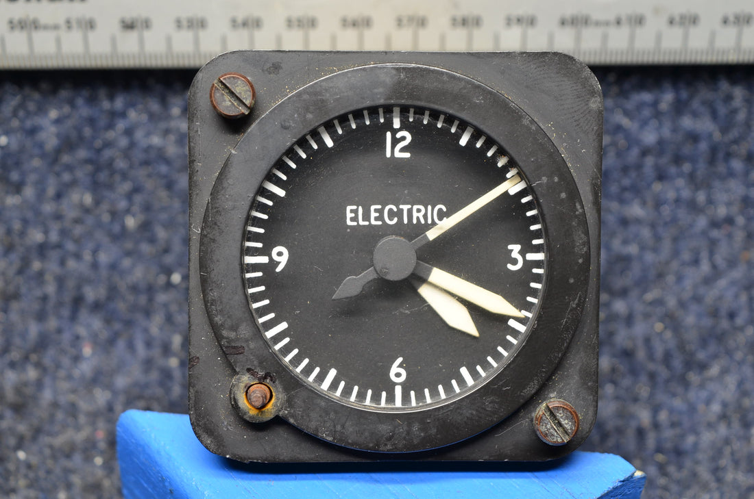 Used aircraft parts for sale S-1317-N2 PIPER PA28-140 CLOCK ELECTRICAL 12 VOLTS MISSING KNOB