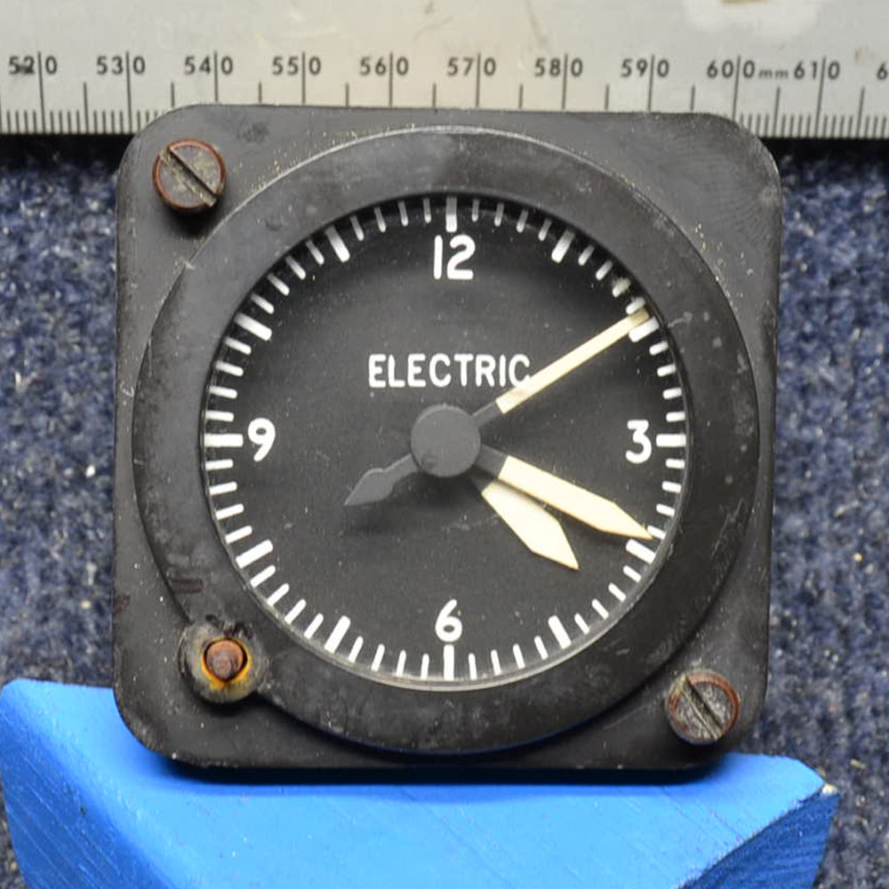 Used aircraft parts for sale S-1317-N2 PIPER PA28-140 CLOCK ELECTRICAL 12 VOLTS MISSING KNOB