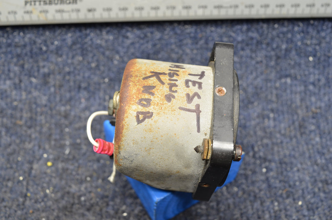 Used aircraft parts for sale S-1317-N2 PIPER PA28-140 CLOCK ELECTRICAL 12 VOLTS MISSING KNOB