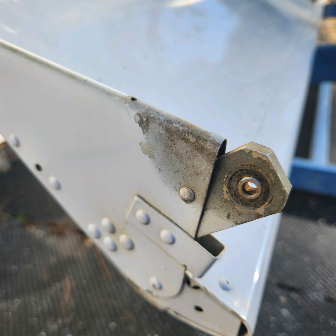 Used aircraft parts for sale, 240014-509 Mooney M20K FLAP ASSEMBLY LH SEE PHOTOS FOR DETAILS SOME SCRATCHES