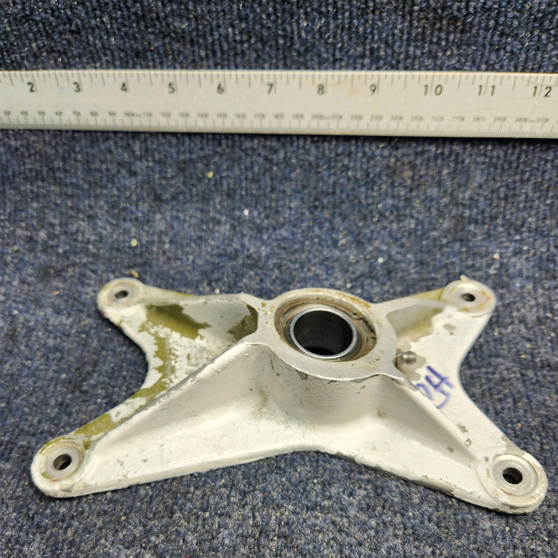 Used aircraft parts for sale, 67040-015 Piper PA32RT-300 TRUNNION FITTING RH FORWARD