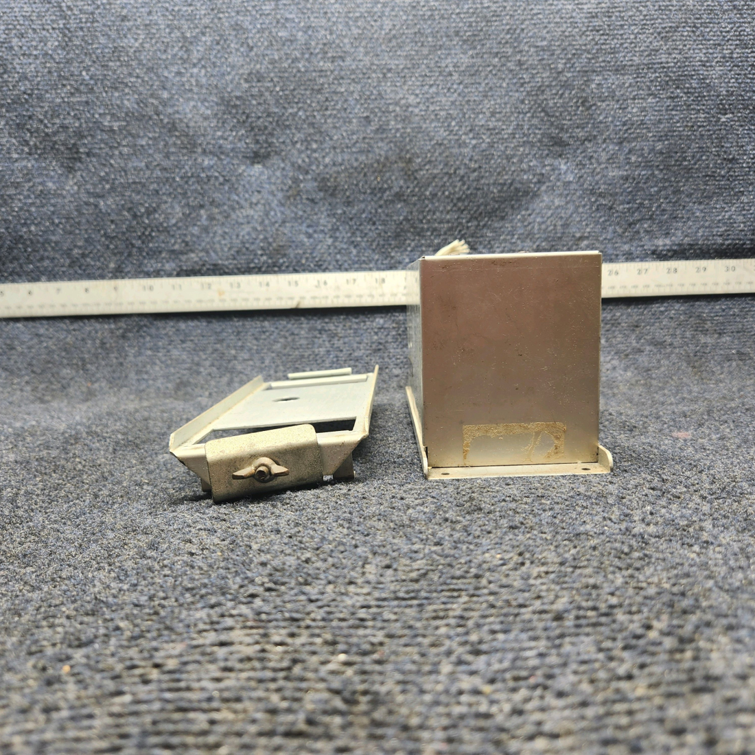 Used aircraft parts for sale, UGR-2A Beechcraft A24R Narco UHF Glideslope Receiver Unit