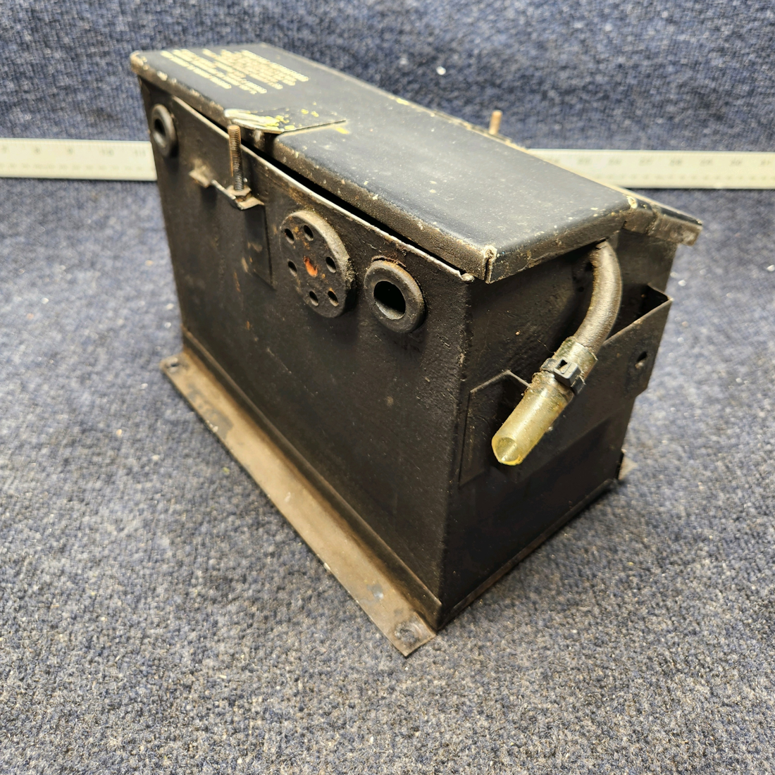 Used aircraft parts for sale, 63888-000 & 53977-000 PIPER PA28-140 BATTERY BOX WITH LID