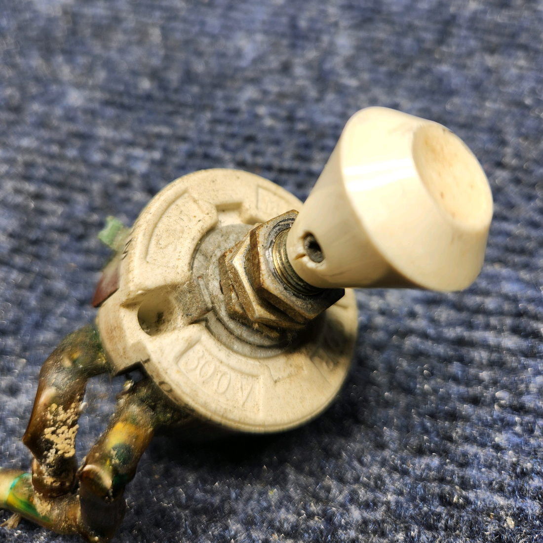Used aircraft parts for sale, 1D1-763 Beechcraft C23 SUNDOWNER RHEOSTAT OVERHEAD LIGHT DIMMING 160 OHM "PRICE PER EACH"