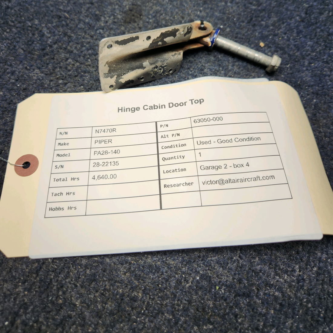 Used aircraft parts for sale, 63050-000 PIPER PA28-140 HINGE CABIN DOOR TOP
