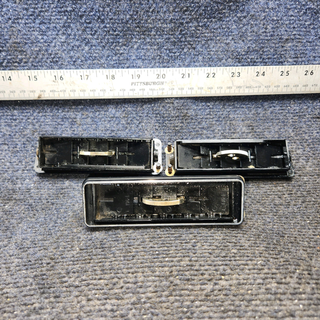 Used aircraft parts for sale, 473-187 Piper PA28-161 Forward Louver Assembly – Set of 3