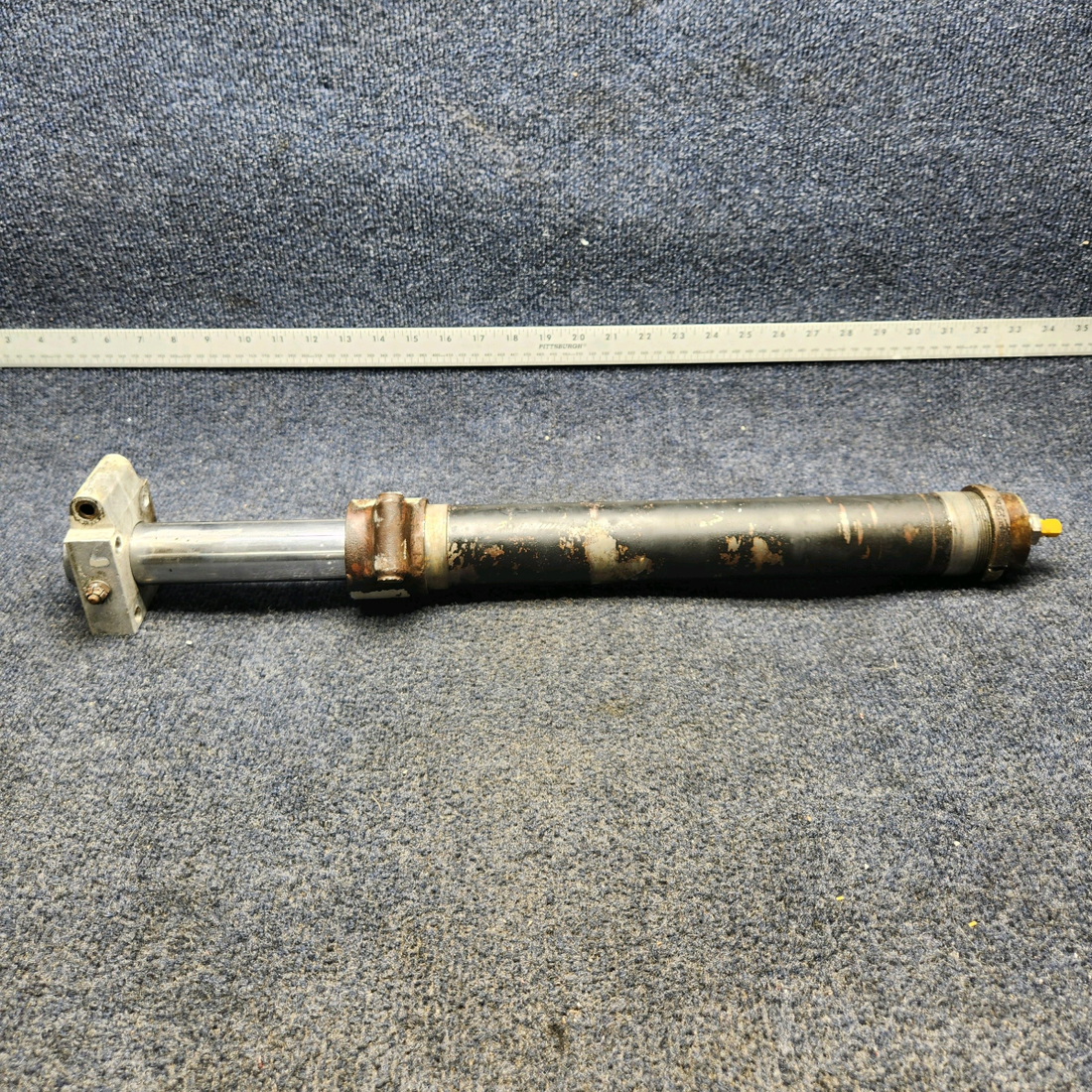 Used aircraft parts for sale, 65010-003 PIPER PA28-140 NOSE WHEEL STRUT ASSY