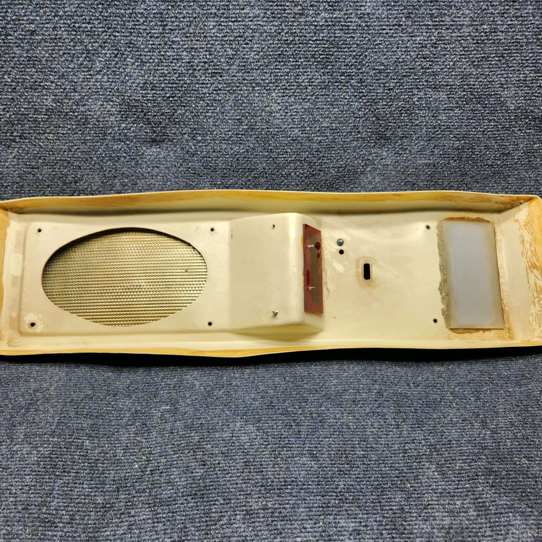 Used aircraft parts for sale, 169-364031-1 Beechcraft C23 SUNDOWNER SPEAKER & LIGHT INSTALLATION CABIN OVERHEAD