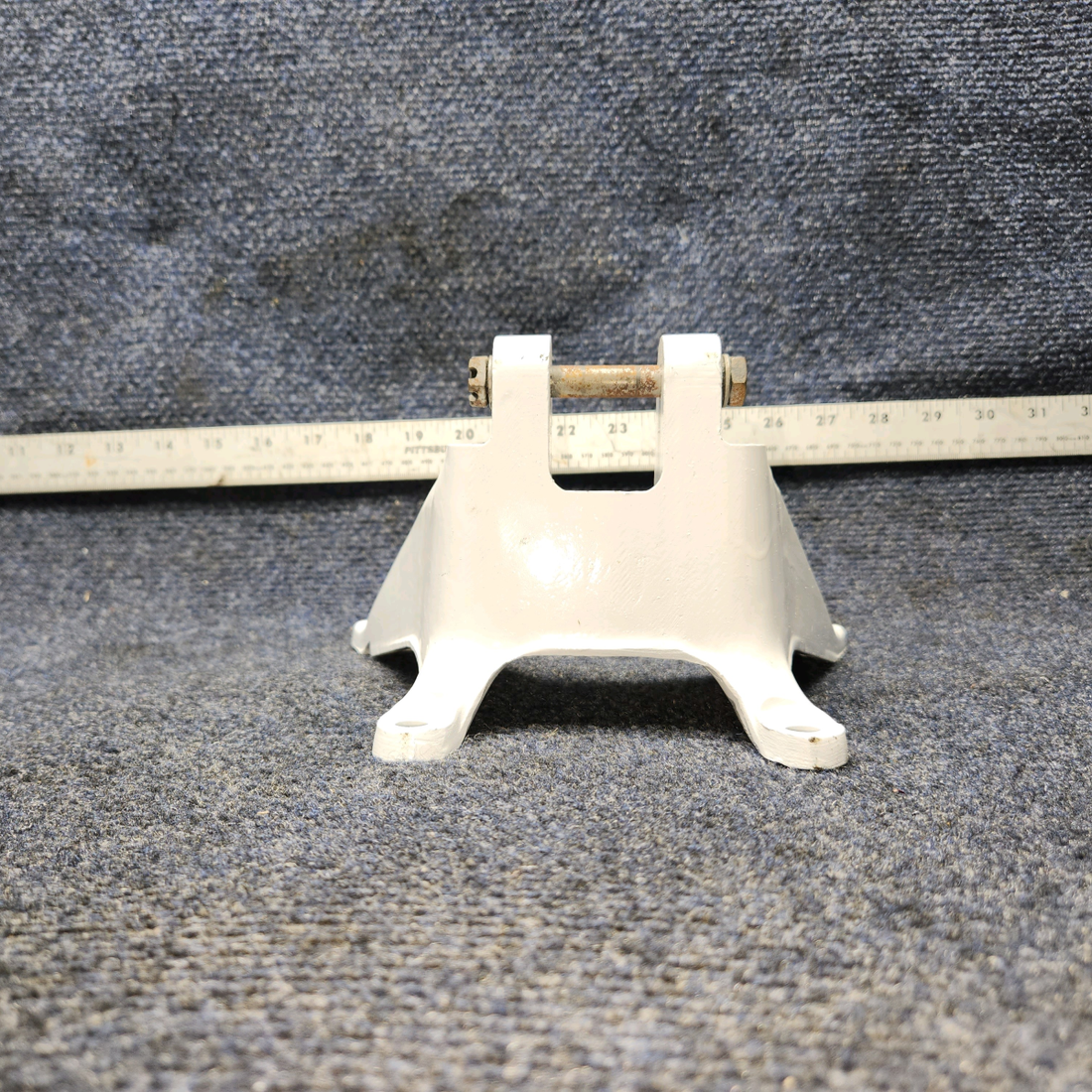 Used aircraft parts for sale, 2443001-3 Cessna 172RG Fitting Actuator Attach Nose Gear
