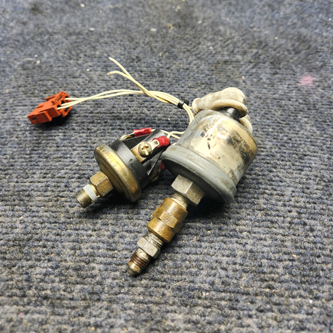 Used aircraft parts for sale, S-76073-35 PIPER PA28-161 Warrior III HOBBS CORP VALVE SOLENOID ASSEMBLY