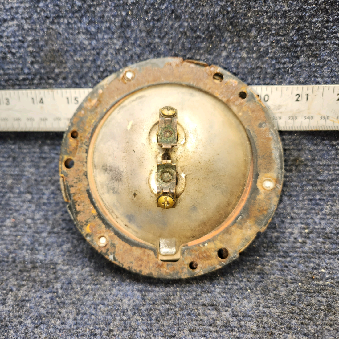 Used aircraft parts for sale, 0452227-1 Cessna 172RG Landing Light Bracket and Bulb
