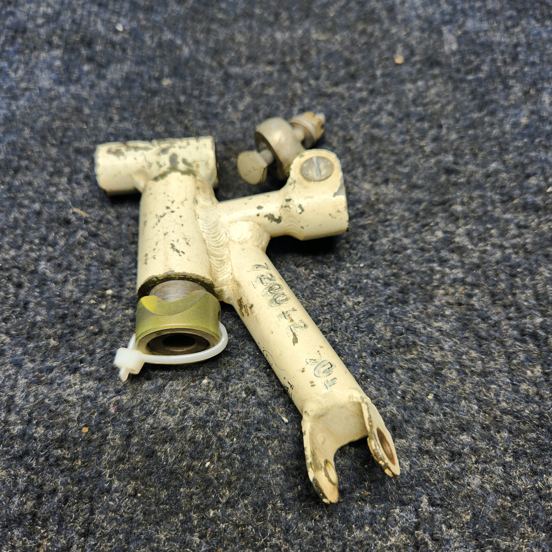 Used aircraft parts for sale, 720012-501 Mooney Texas Several NOSE GEAR STEERING HORN ASSEMBLY