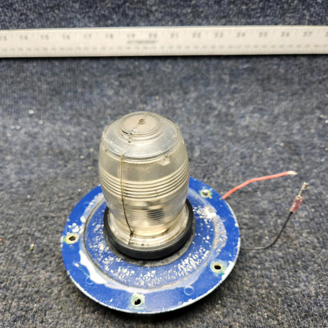 Used aircraft parts for sale, 757-762 WHELEN PIPER PA28-140 WHELEN FIN STROBE LIGHT ASSEMBLY-CLEAR