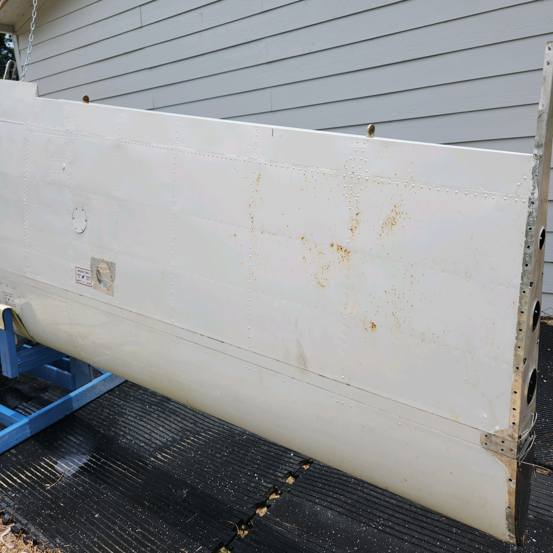 Used aircraft parts for sale, 96-110005-609 BEECHCRAFT 95-55B LH WING ASSY-"SEE PHOTOS FOR DETAIL" - SOLD COMPLETE OR PARTS OF WING.