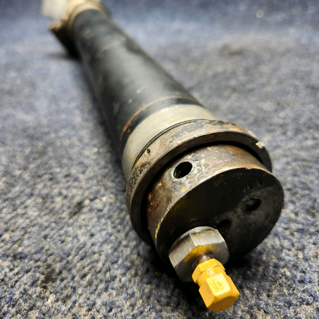 Used aircraft parts for sale, 65010-003 PIPER PA28-140 NOSE WHEEL STRUT ASSY