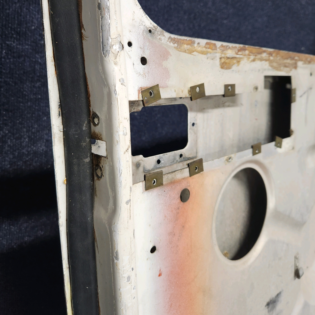 Used aircraft parts for sale, 0511460-9 Cessna CESSNA 172 CABIN DOOR STRUCTURE LH W/O WINDOW
