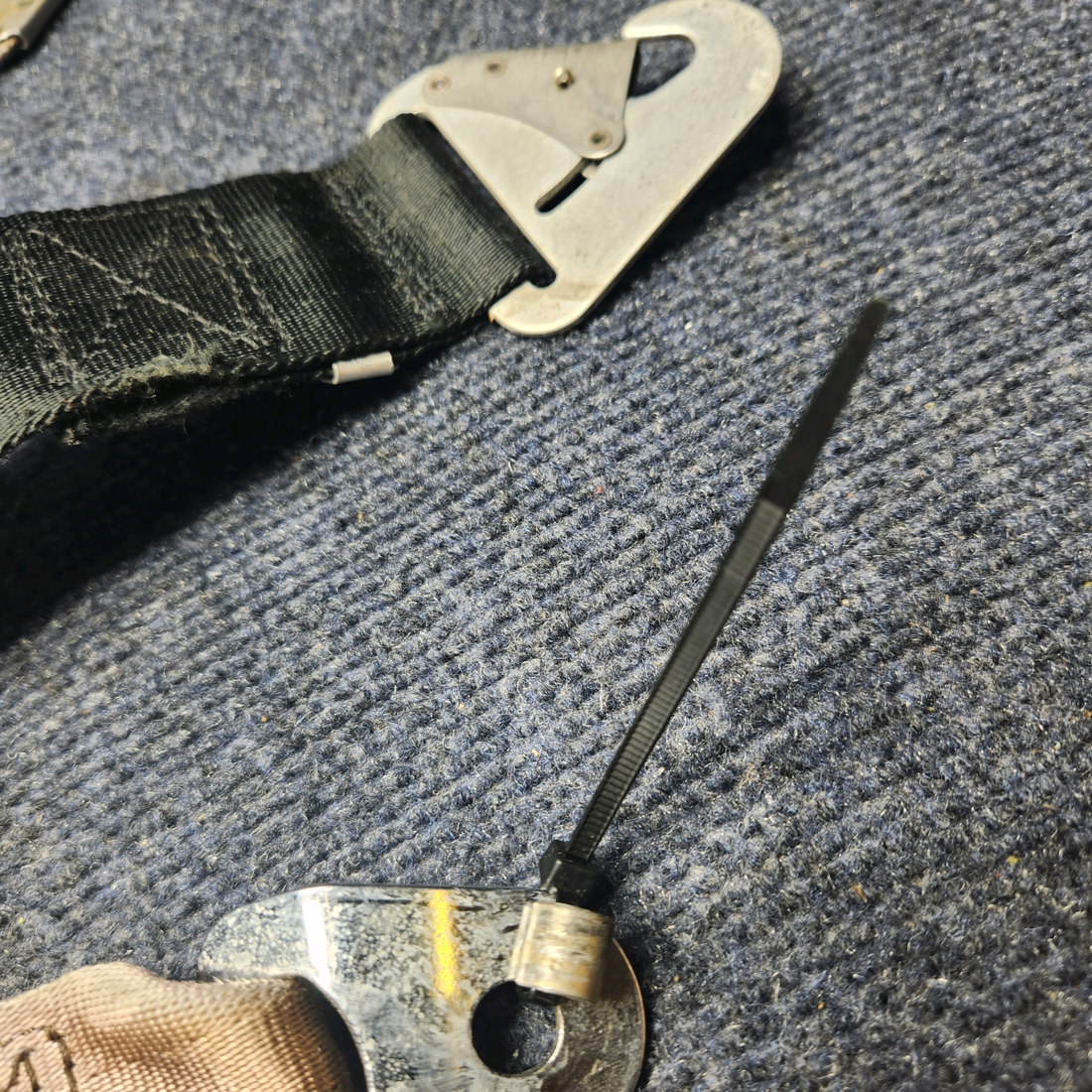 Used aircraft parts for sale, FDC-5900-160-3 Mooney M20K DAVIS AIRCRAFT PRODUCTS SEATBELT W SHOULDER STRAP-FDC-7275-8-1