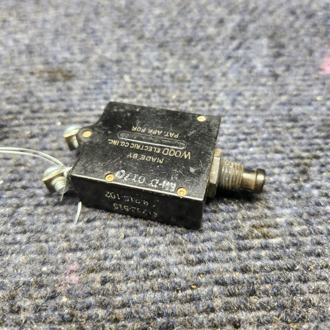 Used aircraft parts for sale, S1232-515 Wood Electric PUSH TO RESET CIRCUIT BREAKER 15A "PRICE PER EACH"