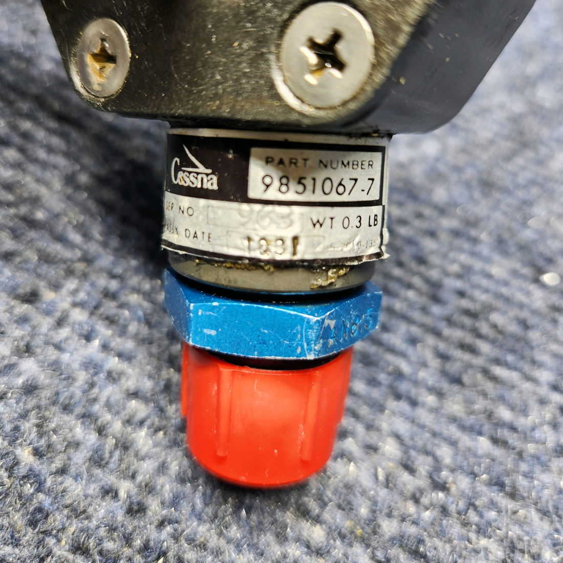 Used aircraft parts for sale, 9851067-7 CESSNA C172RG FUEL SELECTOR VALVE ASSEMBLY
