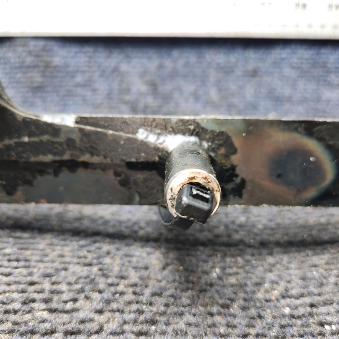 Used aircraft parts for sale, 35473-001 Piper PA28-161 Aileron Bellcrank RH