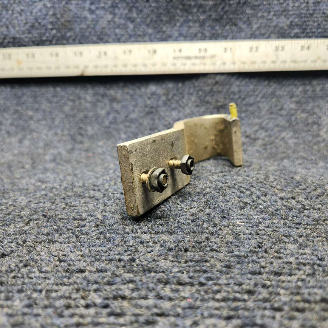 Used aircraft parts for sale, 0711102 CESSNA 172K BAGGAGE DOOR HINGE ASSEMBLY