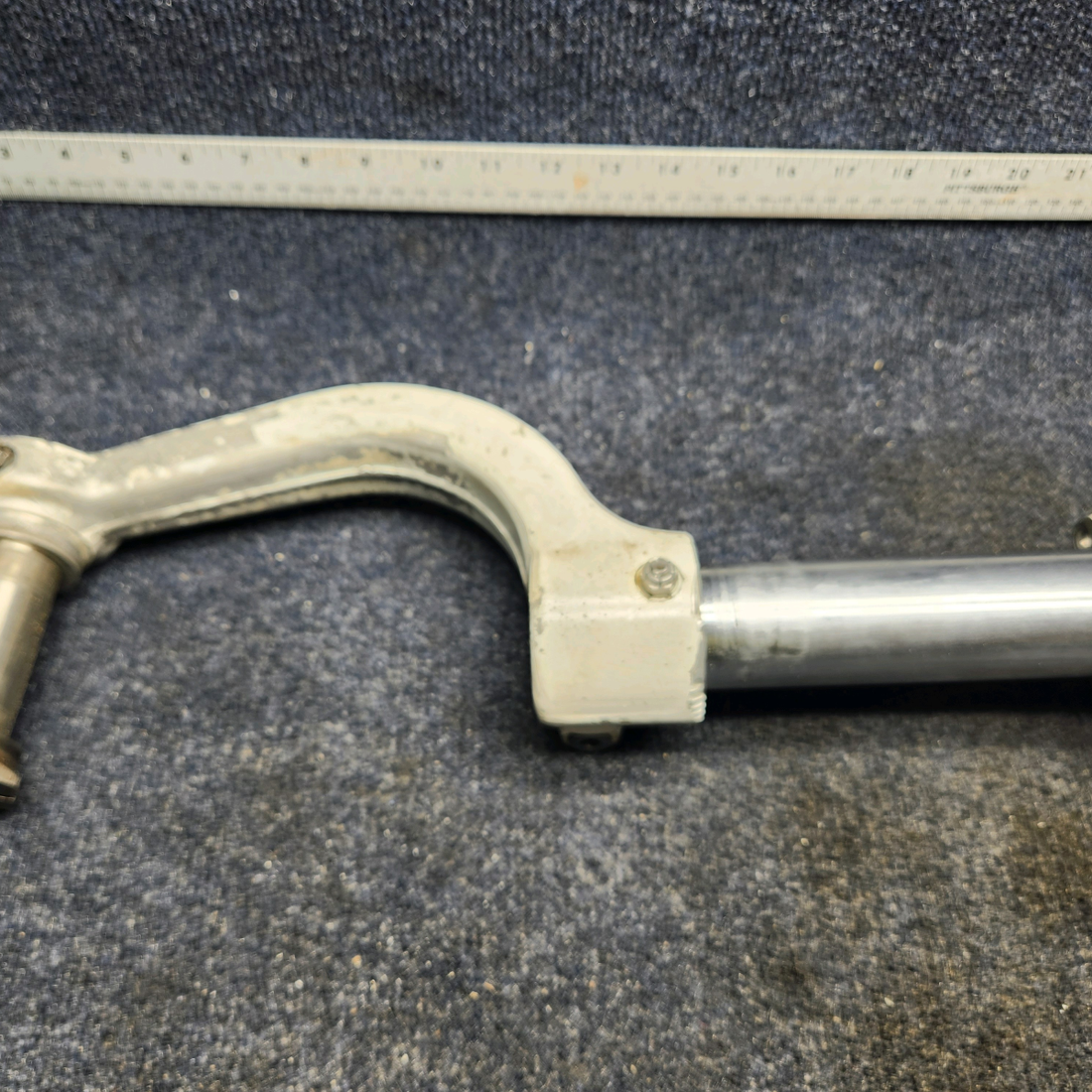 Used aircraft parts for sale, 67100-007 Piper PA32RT-300 NOSE GEAR ASSY LESS TRUNNION