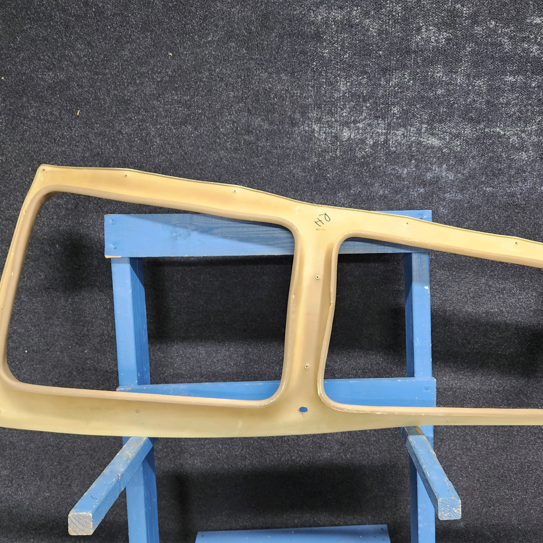 Used aircraft parts for sale, 169-534092-14 Beechcraft C23 SUNDOWNER MOLDING 2ND AND 3RD WINDOW RIGHT SIDE