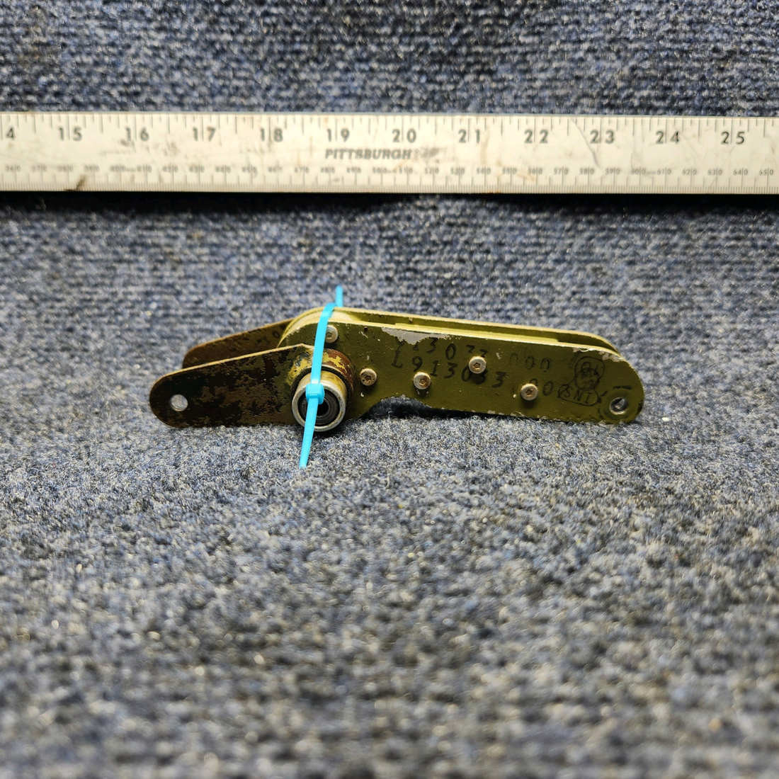Used aircraft parts for sale, 913033-000 Mooney M20J AFT ELEVATOR BELLCRANK ASSY