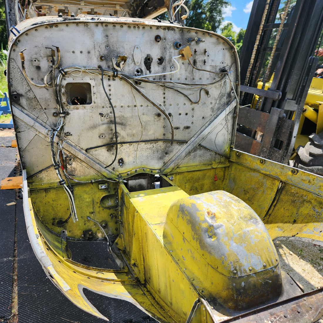 Used aircraft parts for sale, FUSSELAGE CESSNA C172RG CESSNA 172RG FUSSELAGE DATA PLATE/LOOK BOOK BELLY LAND/MLG BRACKET.