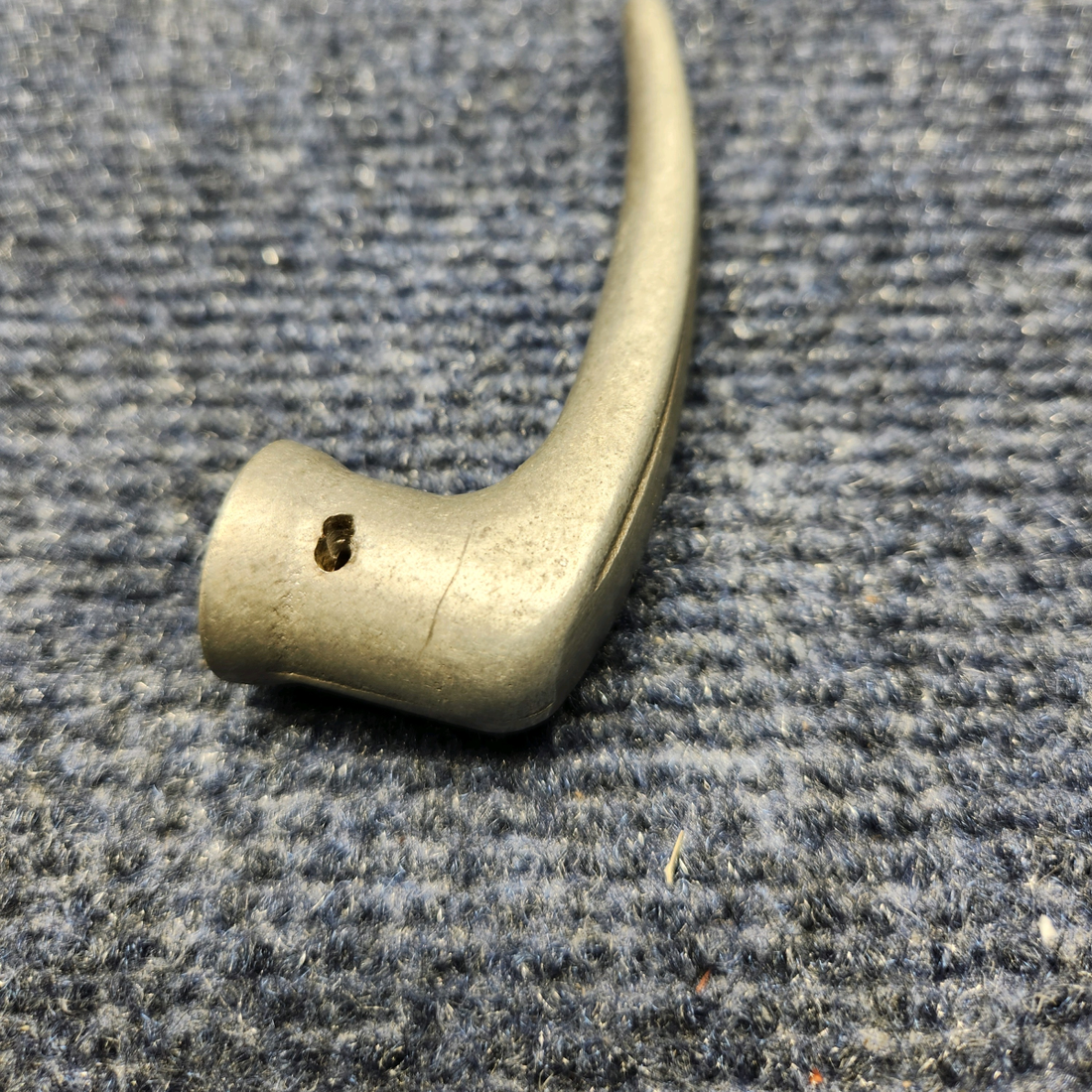 Used aircraft parts for sale, 1040BCH Beechcraft C23 SUNDOWNER CABIN DOOR LATCH INTERIOR HANDLE