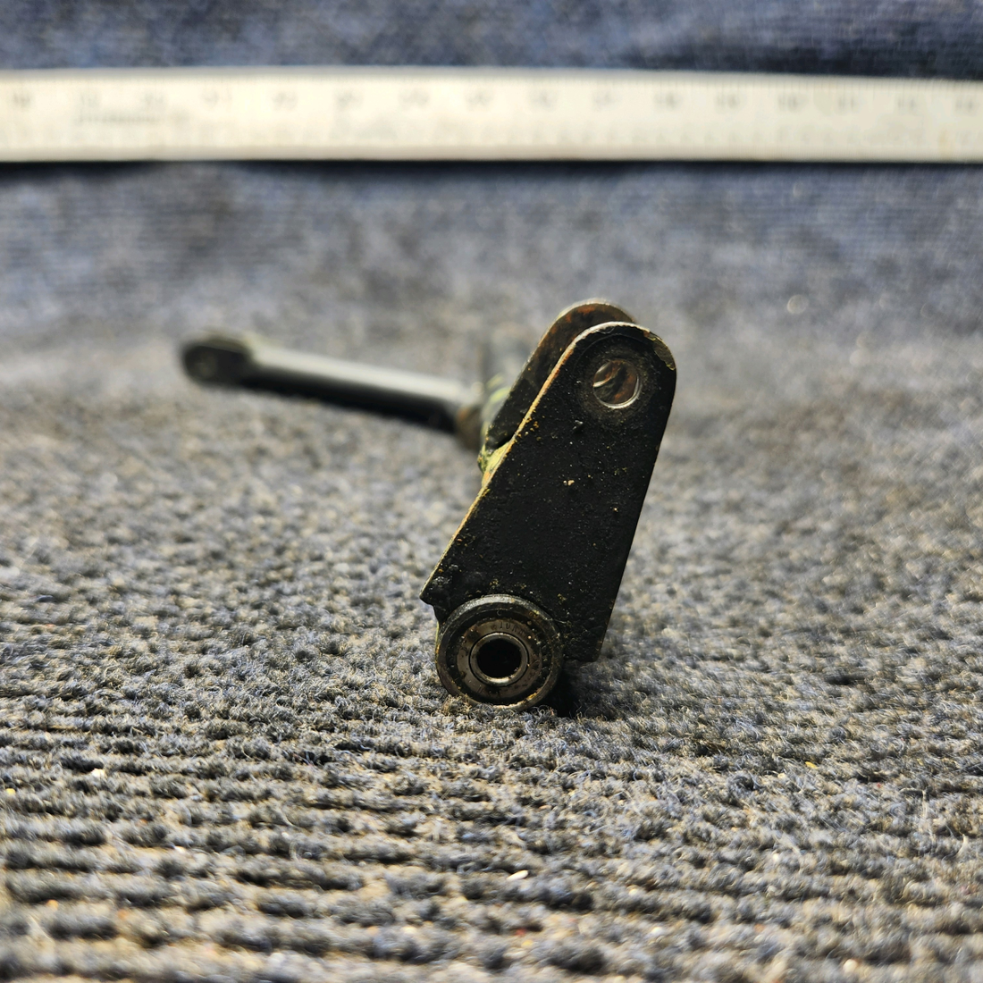 Used aircraft parts for sale, 730019-001 Mooney M20J Aileron Bellcrank Assembly