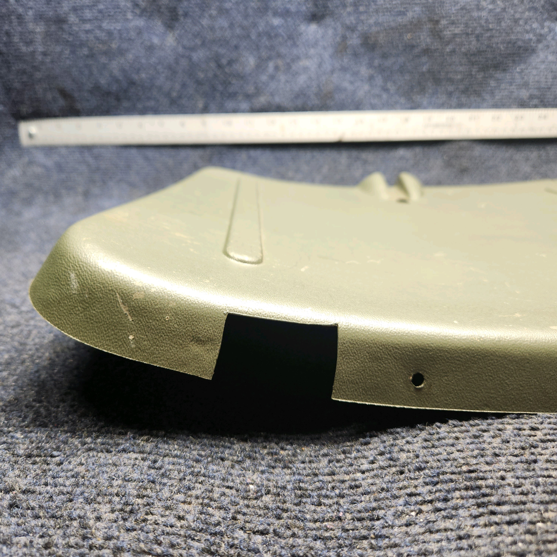 Used aircraft parts for sale, 0715079-7 CESSNA 172K BAGGAGE DOOR COVER