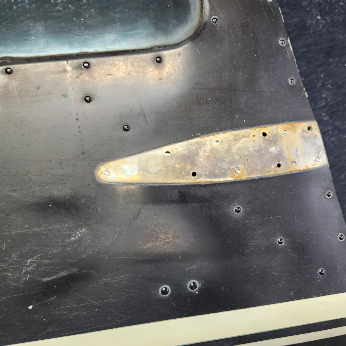 Used aircraft parts for sale, 0511460-34 CESSNA 172K CABIN DOOR STRUCTURE RH
