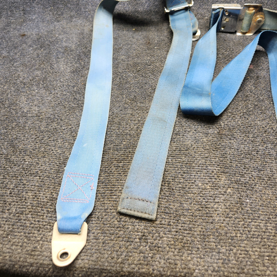 Used aircraft parts for sale, S-2275-JJ-3 / S-1746-JJ-42 CESSNA 172K Seatbelt Assembly LH or RH w Shoulder Strap and Fastener "SEE PHOTOS" BLUE