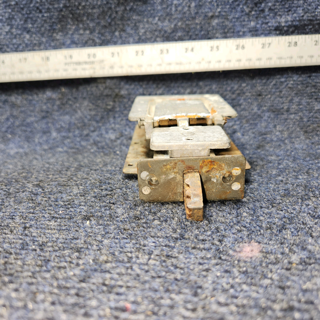 Used aircraft parts for sale, 0517012-7 Cessna 172RG CABIN DOOR LATCH ASSEMBLY LH
