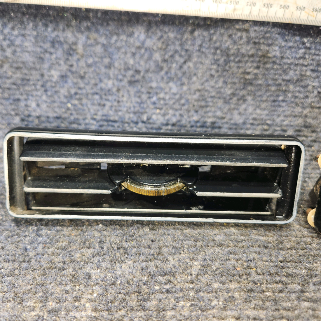 Used aircraft parts for sale, 473-187 Piper PA28-161 Forward Louver Assembly – Set of 3