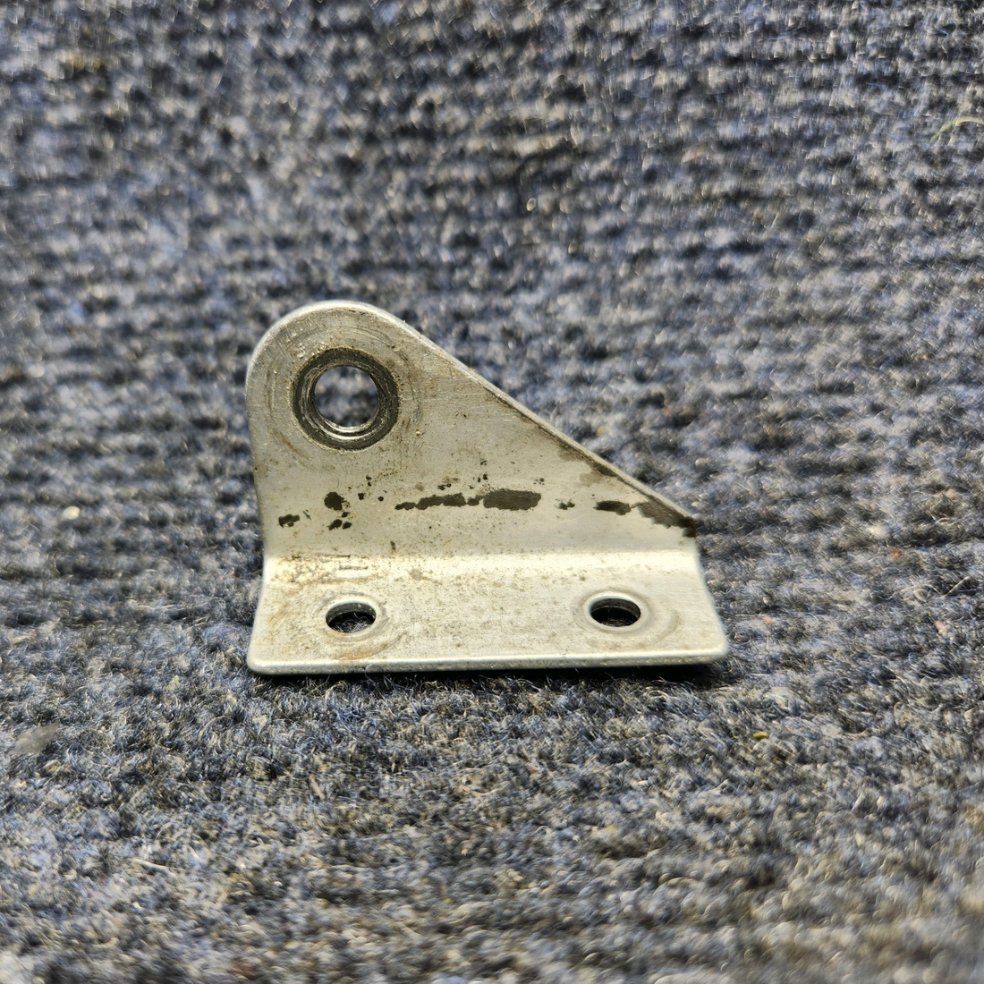 Used aircraft parts for sale, 0510205-3 CESSNA 172K SEAT BELT BRACKET RH INBD, LH OUTBD "PRICE PER EACH"