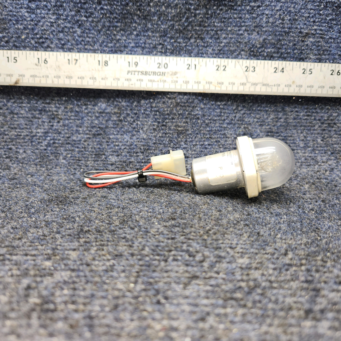 Used aircraft parts for sale, A430 WHELEN CESSNA 172K STROBE LIGHT ASSEMBLY (VOLTS: 14)