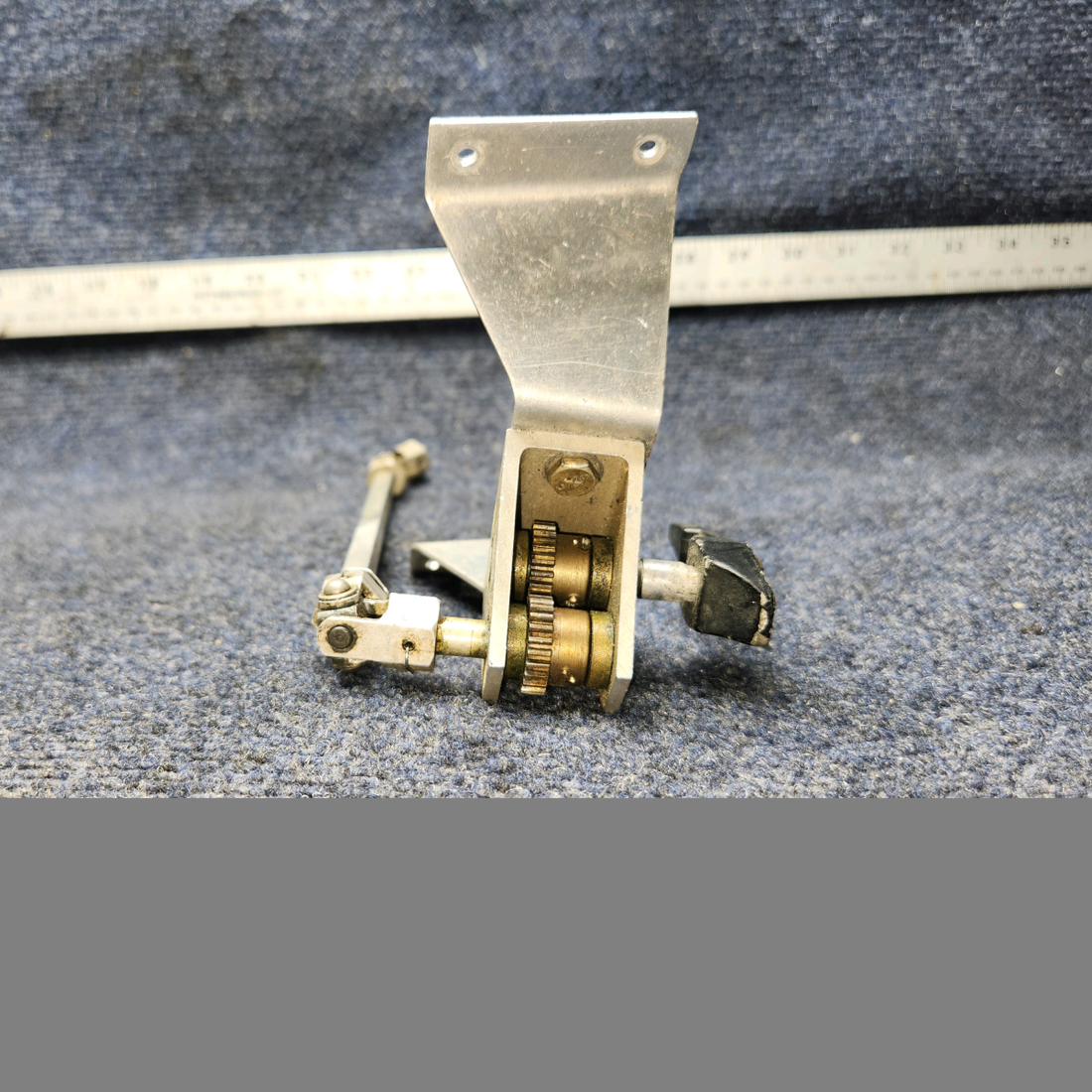 Used aircraft parts for sale, 2416001-200 Cessna 172RG GEAR ASSEMBLY FUEL SELECTOR