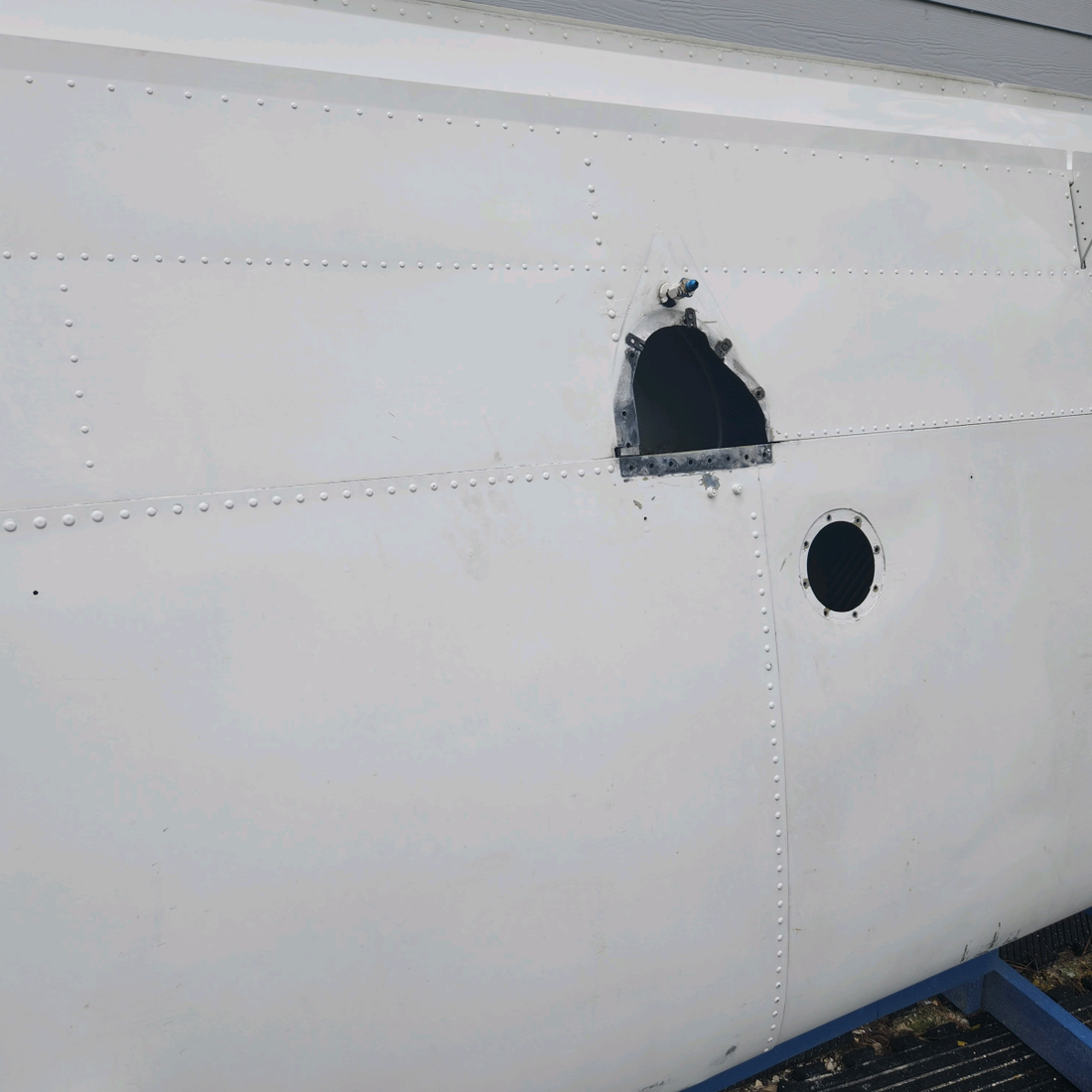 Used aircraft parts for sale, 169-110000-664 Beechcraft C23 SUNDOWNER WING STRUCTURE ASSY RH "SEE PHOTOS FOR DETAILS"