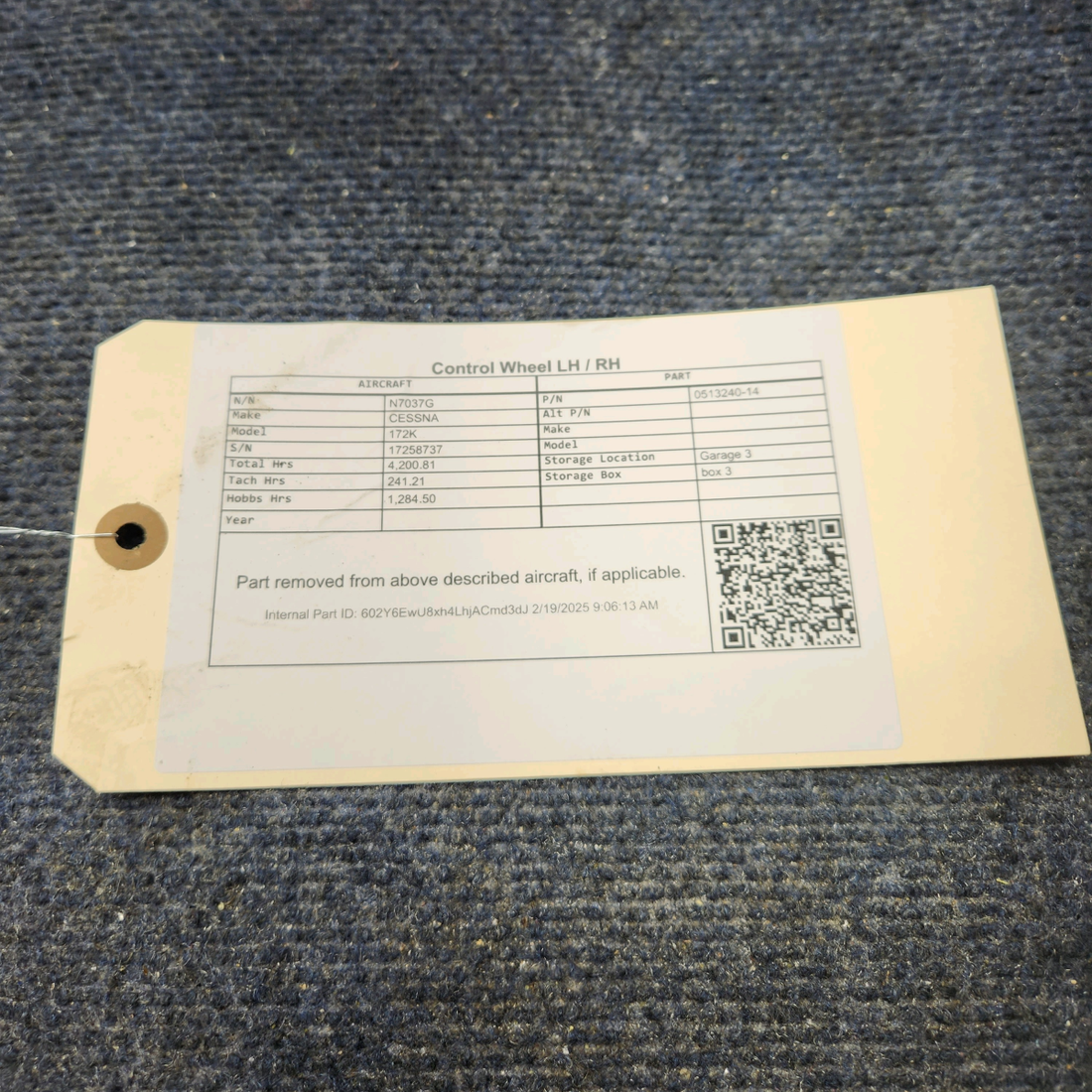 Used aircraft parts for sale, 0513240-14 CESSNA 172K CONTROL WHEEL LH / RH