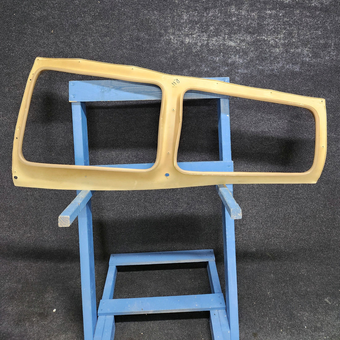 Used aircraft parts for sale, 169-534092-14 Beechcraft C23 SUNDOWNER MOLDING 2ND AND 3RD WINDOW RIGHT SIDE