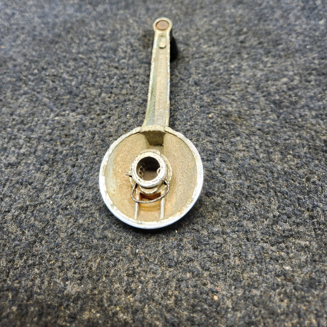 Used aircraft parts for sale, 464-023 PIPER PA28-140 ELEVATOR TRIM HANDLE