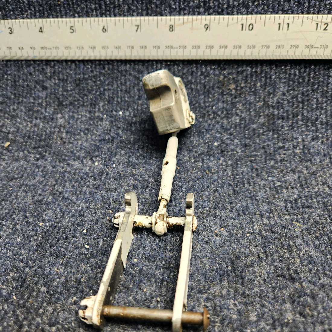 Used aircraft parts for sale, 67031-003 Piper PA32RT-300 RH GEAR RETRACTION FITTING / AND HOOK