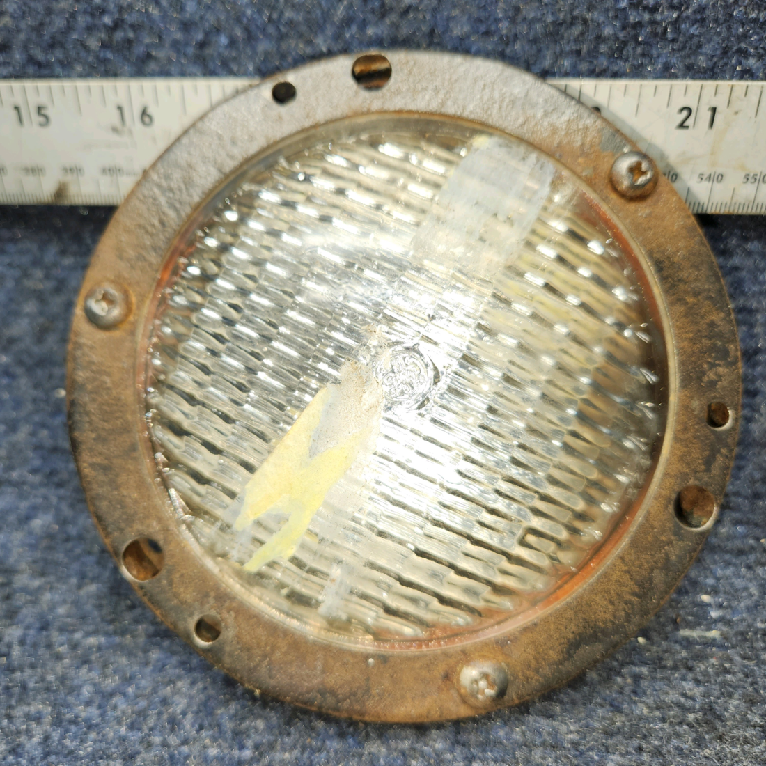 Used aircraft parts for sale, 0452227-1 Cessna 172RG Landing Light Bracket and Bulb