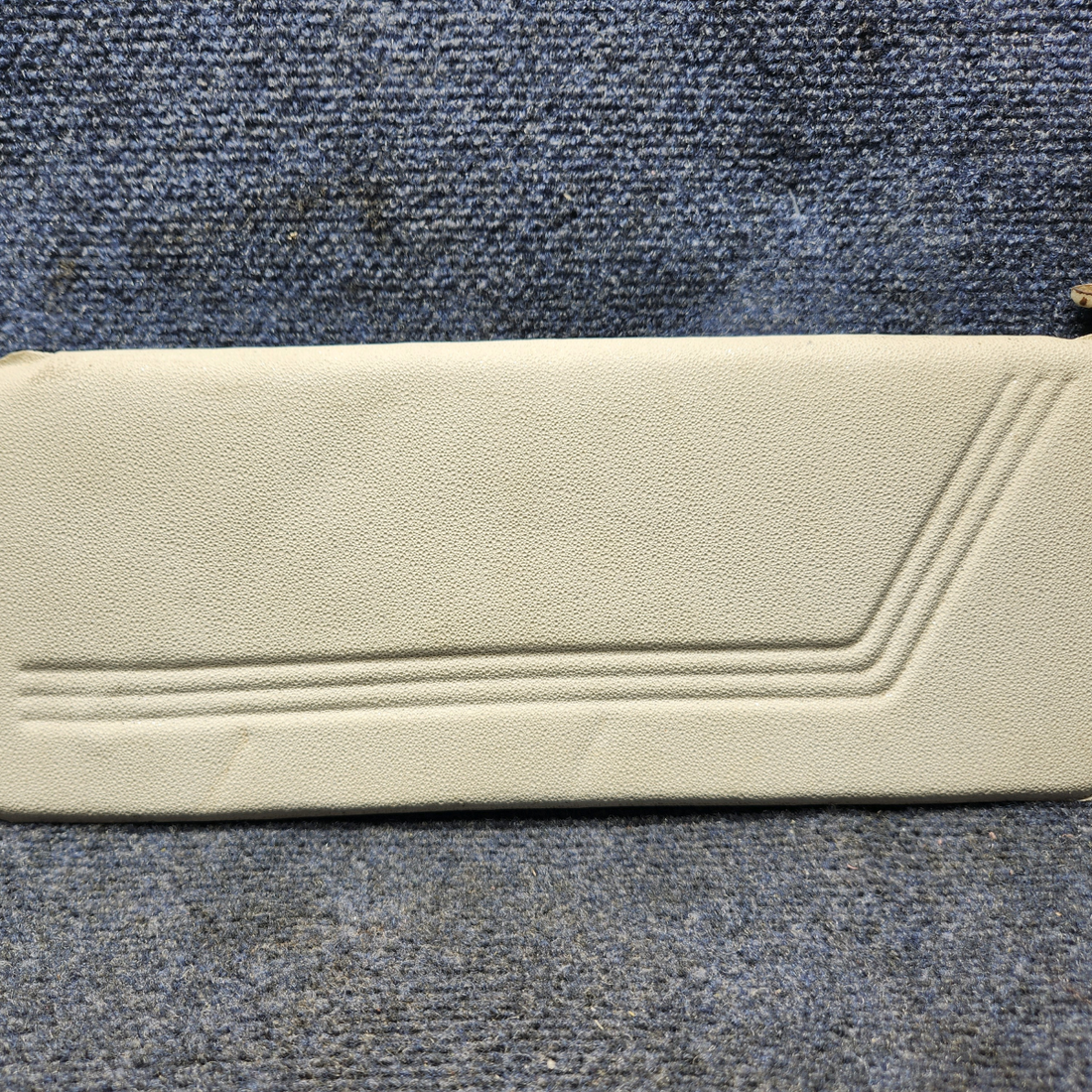 Used aircraft parts for sale, 0700122-1 CESSNA 172K SUN VISOR WITH CHECKLIST GUIDE LH
