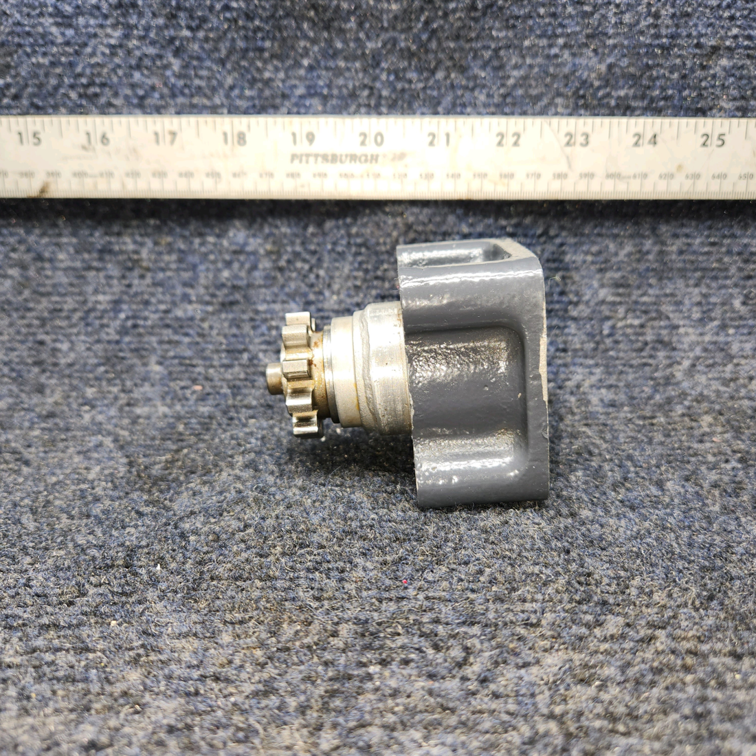 Used aircraft parts for sale, 61098 , 72970 CESSNA 172K PUMP ADAPTER AND GEAR ASSEMBLY