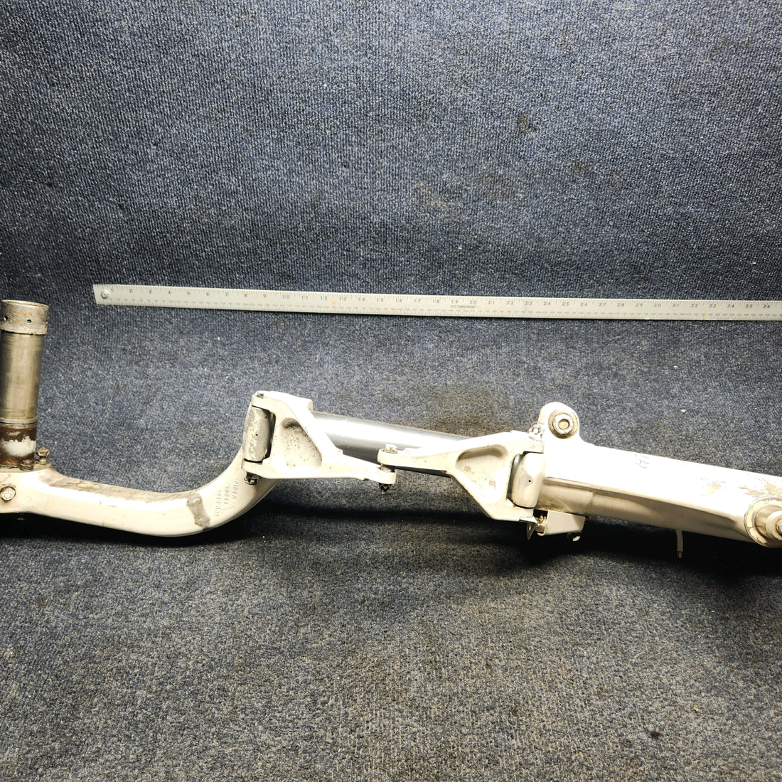 Used aircraft parts for sale, 96766-016 Piper PA32RT-300 MAIN GEAR STRUT ASSY LH W/ TORQUE LINKS