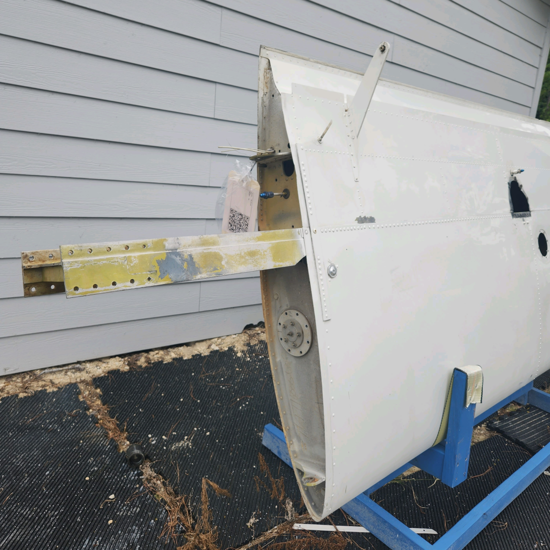 Used aircraft parts for sale, 169-110000-664 Beechcraft C23 SUNDOWNER WING STRUCTURE ASSY RH "SEE PHOTOS FOR DETAILS"